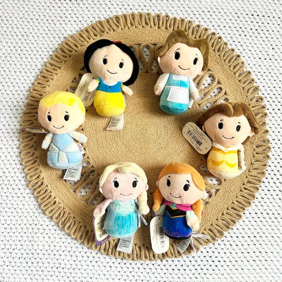 Hallmark Itty Bitty NWT Disney Princess 6 Belle Anna Elsa Snow White Cinderella - Picture 1 of 7